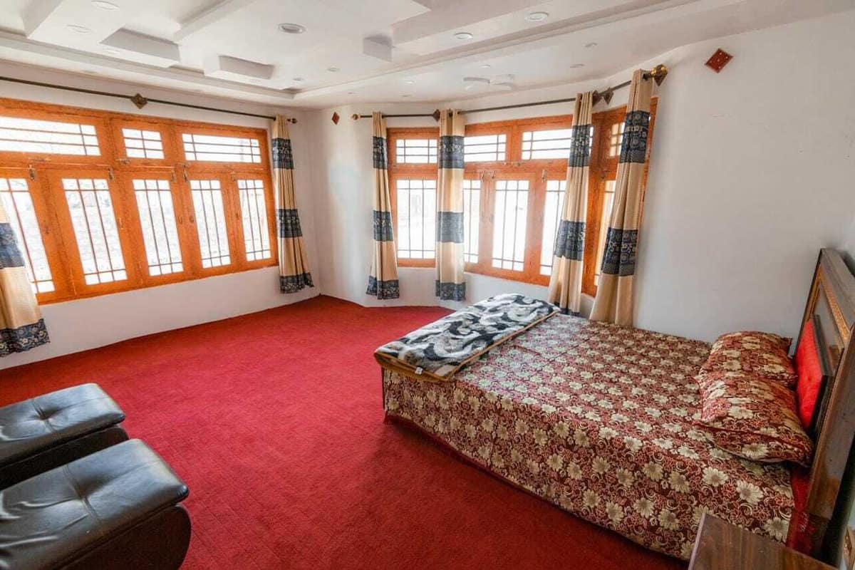 Habitación doble Deluxe | Insonorización, tabla de planchar con plancha y wifi gratis