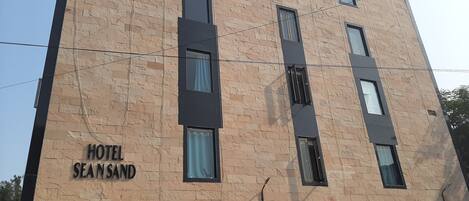 Façana frontal de l'allotjament