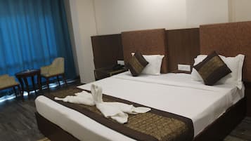 Classic Double Room, 1 King Bed | Premium bedding, memory-foam beds, soundproofing, rollaway beds
