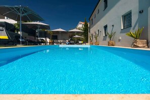 A heated pool - Holiday apartment modernly furnished with swimming pool (Krk)