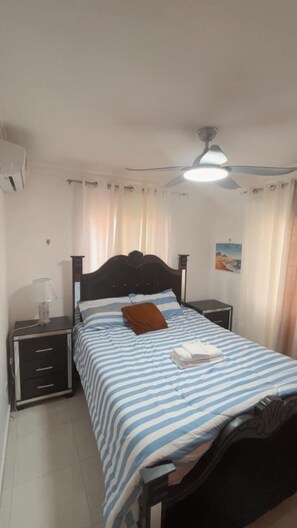 2 dormitoris, planxa i posts de planxar, wifi gratuïta i roba de llit