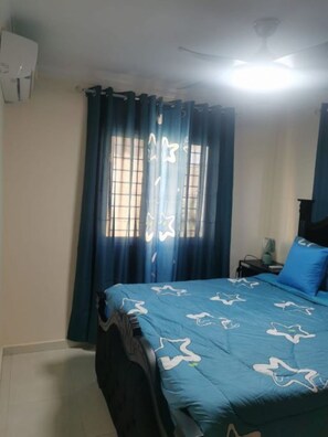 2 bedrooms, iron/ironing board, free WiFi, bed sheets - Comfortable, family-sized apartment, steps from the Malecon in SDE (Santo Domingo Este)