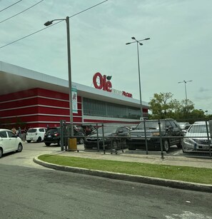 Property grounds - Comfortable, family-sized apartment, steps from the Malecon in SDE (Santo Domingo Este)