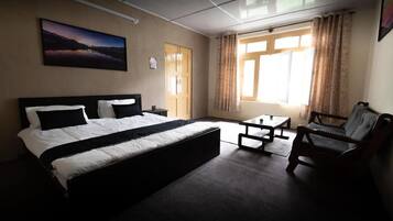 Deluxe Double Room | Soundproofing, iron/ironing board, free WiFi