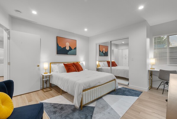 2 chambres, bureau, accès au Wi-Fi (inclus), literie fournie