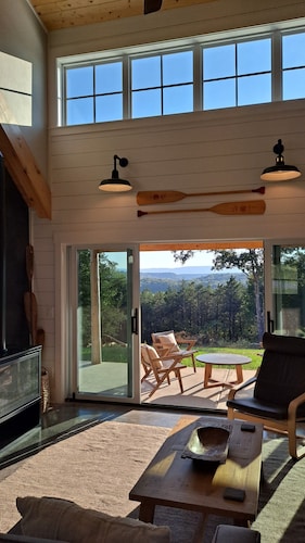 EXTRAORDINARY Home at Sky Hawk Ridge, a 185-acre Refuge next to Buffalo River