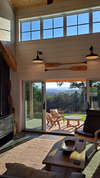 EXTRAORDINARY Home at Sky Hawk Ridge, a 185-acre Refuge next to Buffalo River