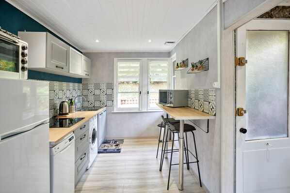 Fridge, microwave, oven, electric kettle - Chalet de la Soye (Pierre-Percée)