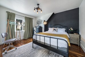 2 bedrooms, desk, iron/ironing board, WiFi
