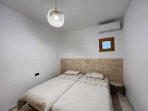 6 chambres, fer et planche à repasser, lit parapluie, Wi-Fi gratuit