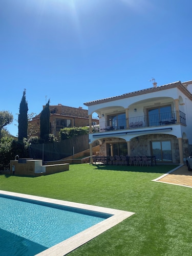 La nouvelle maison Mas Cabañas avec piscine et barbecue