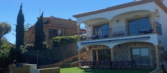 La nouvelle maison Mas Cabañas avec piscine et barbecue