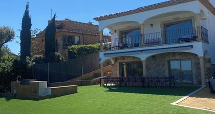 La nouvelle maison Mas Cabañas avec piscine et barbecue