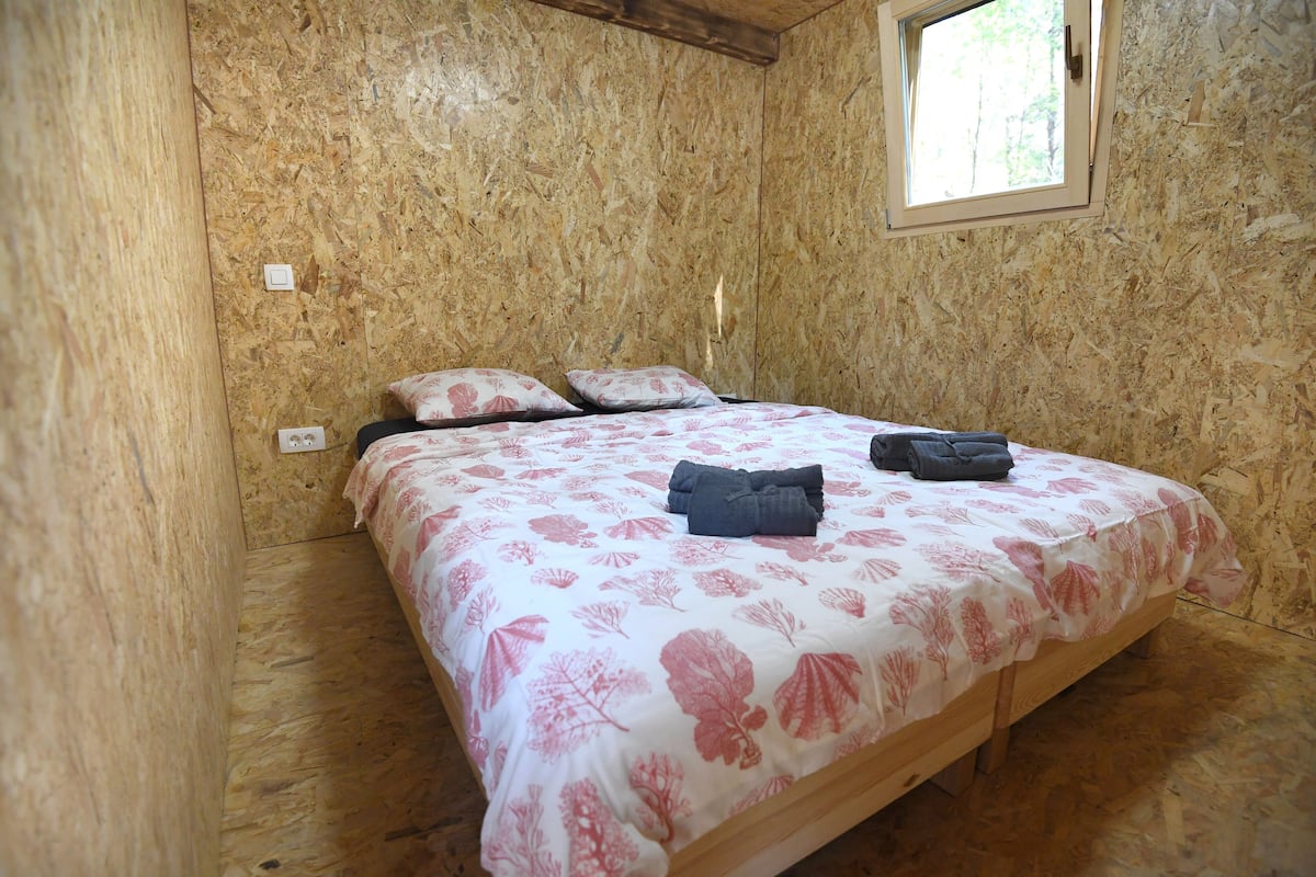 Tree House | 2 bedrooms, individually decorated, free WiFi, bed sheets