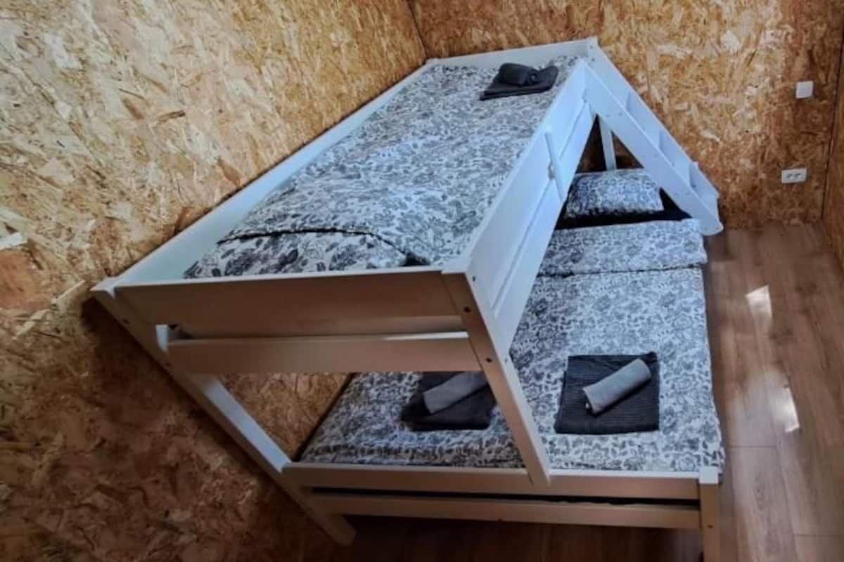Tree House | 2 bedrooms, individually decorated, free WiFi, bed sheets