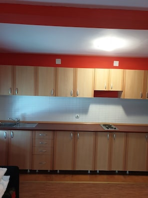 Exclusive Apartment | Private kitchen | Mini-fridge, microwave, dishwasher, cookware/dishes/utensils - Vila Elkom Apartment 15 (Ulcinj)