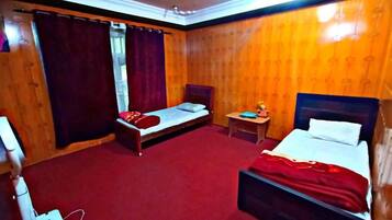 Deluxe Double Room | Soundproofing, iron/ironing board, free WiFi