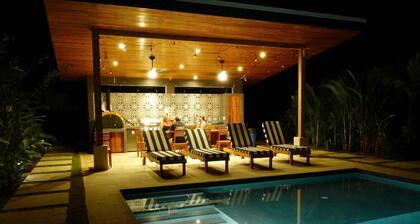 La Joya Jade - Steps to the Ocean