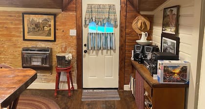 Cozy Cottage on Creek 1/2 mi. from Barnsley Resort - No Cleaning or Pet Fees