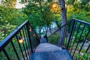 Property grounds - King Bed Huge Porch River Front Gruene TX Getaway! (New Braunfels)