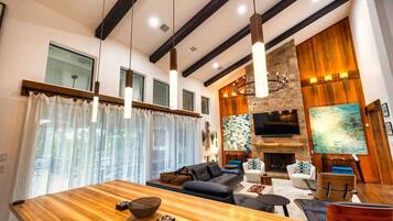 智能电视、壁炉、办公室