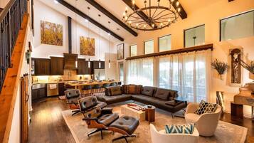 智能电视、壁炉、办公室