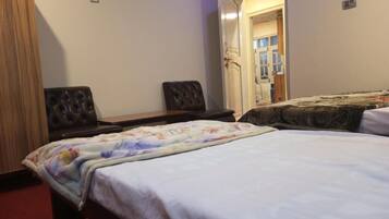 Deluxe Double Room | Soundproofing, iron/ironing board, free WiFi