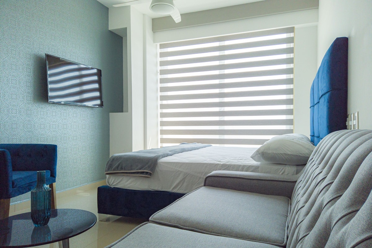 Deluxe Studio Suite