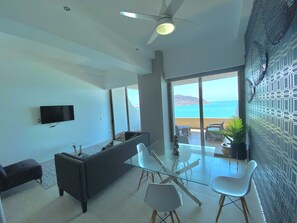 Suite presidencial | Zona de estar | Una televisión LED