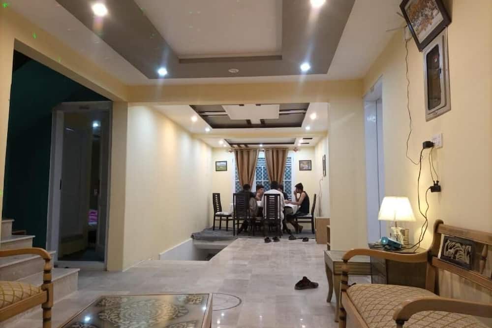 Ringchan Guest House & Restaurant