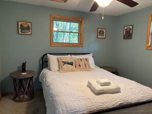 5 bedrooms, iron/ironing board, free WiFi, bed sheets