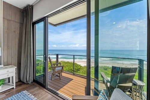 NEW Luxury Modern Beachfront Villa w/ Heated Pool