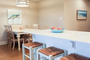 Dining - Ocean Mile Gulf Front Community w/ Pool 3br 3ba near State Park quiet East End (Saint George Island)