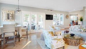 Smart TV, chimenea, impresora