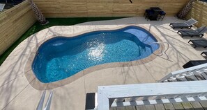 Piscina all'aperto, una piscina riscaldata