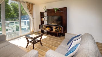 Smart TV, table football