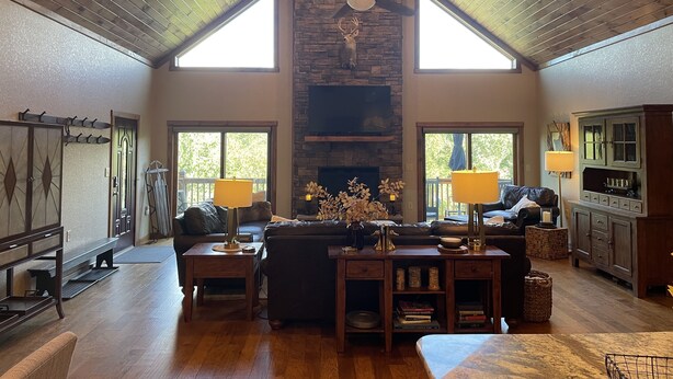 Unclassified image, 1 of 41, button - Sugar Mountain Home- Rustic Chic, Hot Tub, Peloton Bike, Free Bus to Ski Resort (Sugar Mountain)