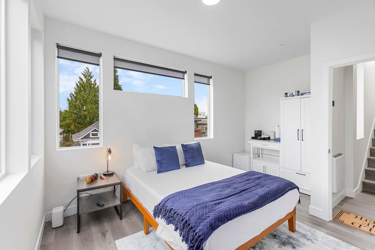 Habitación individual clásica | Tabla de planchar con plancha, wifi gratis y ropa de cama