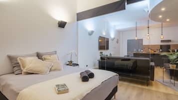 2 bedrooms, desk, iron/ironing board, WiFi