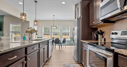 Pickleball, Arcade & Poker Retreat Near Pinehurst!