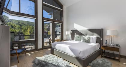 Epic Ski-In/Ski-Out Top Floor Luxury Residence in Snowmass Base Village!