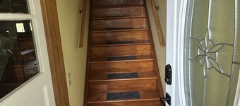 Cozy Stylish Apartment very close to Highmark Stadium 