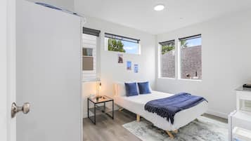Classic Single Room | Iron/ironing board, free WiFi, bed sheets