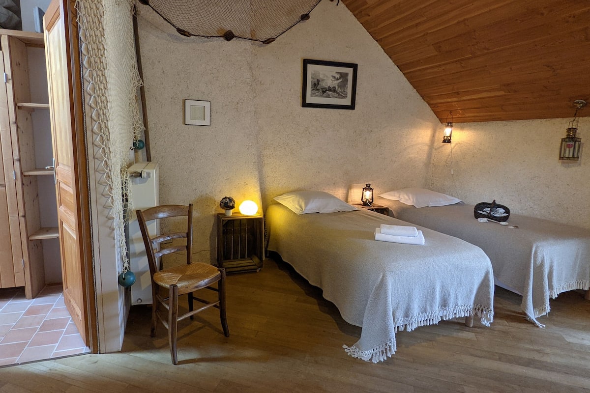 Traditionele kamer, 1 twee- of 2 eenpersoonsbedden | Luxe beddengoed, individueel gedecoreerd, individueel gemeubileerd