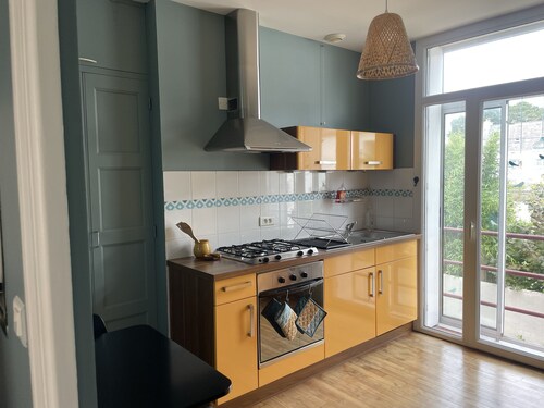 Cocon lumineux avec jardin, à 5 minutes a pied de la gare 