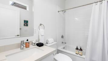 Classic-Einzelzimmer | Badezimmer | Dusche, Haartrockner