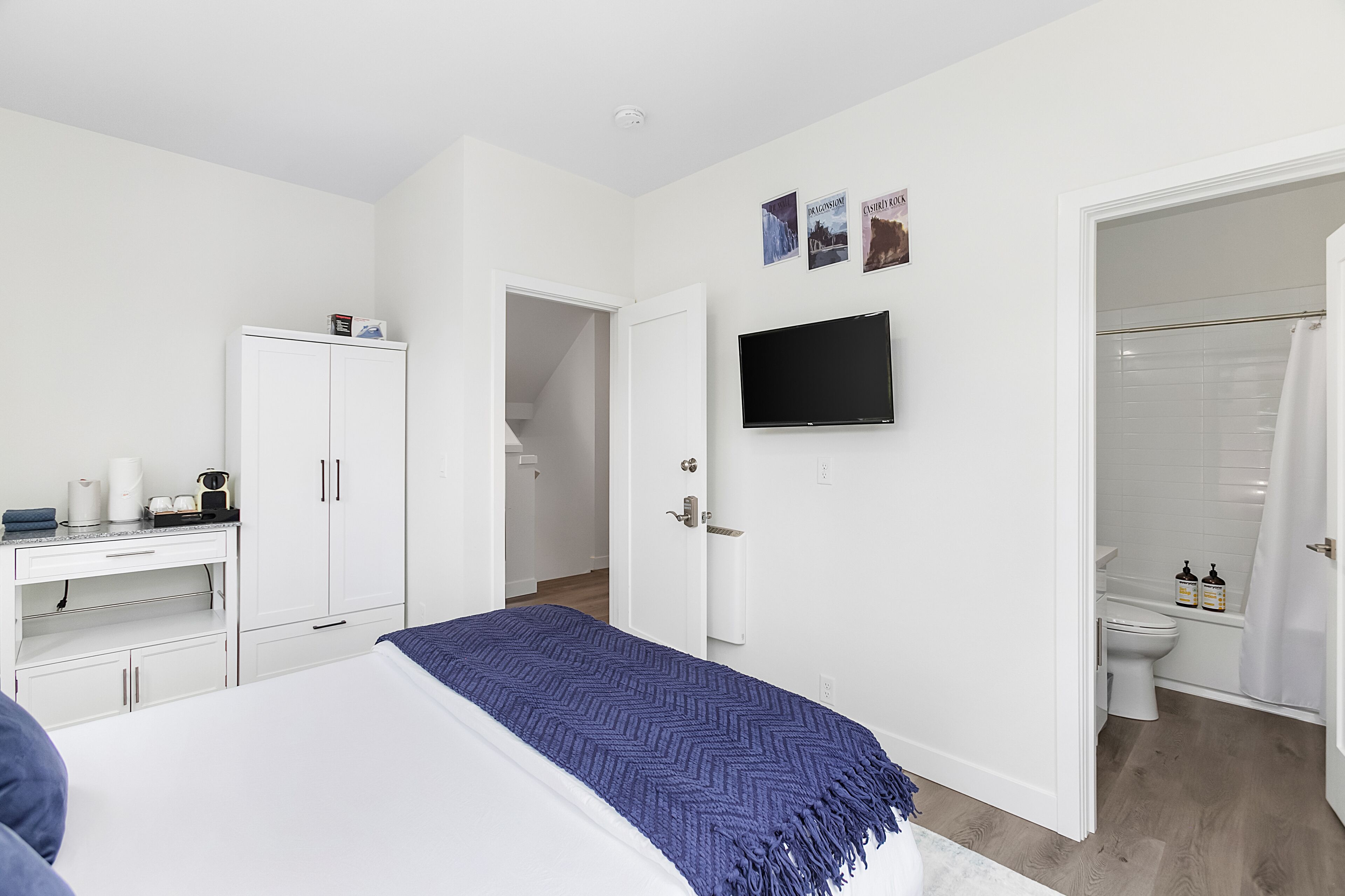 Photo - The Golden Lion Sweet Suite