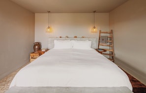 Casita No. 7 | Premium bedding, down duvets, individually decorated - Willow House (Terlingua)