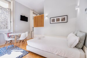 1 slaapkamer, een strijkplank/strijkijzer, wifi, beddengoed