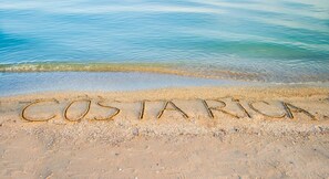 Beach - 4BDR/3BATH in resort with pools one street from beach. 12 amenities included. (Jacó)